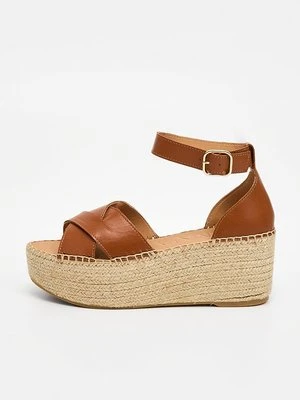 Sandały na koturnie Kanna