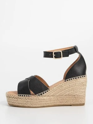 Sandały na koturnie Kanna