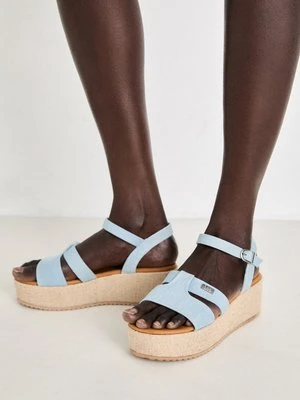 Sandały na koturnie Lee