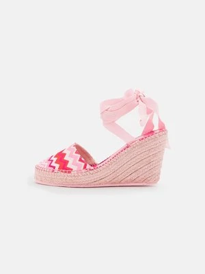 Sandały na koturnie Missoni