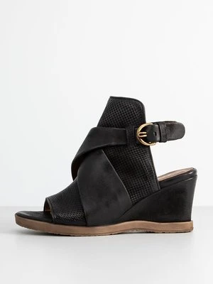 Sandały na koturnie MJUS