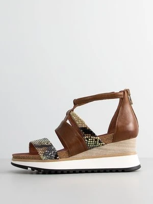 Sandały na koturnie MJUS