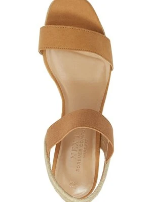 Sandały na koturnie Next