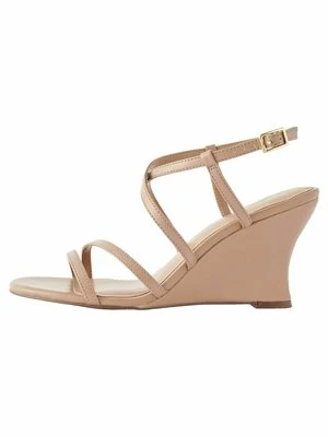 Sandały na koturnie Next