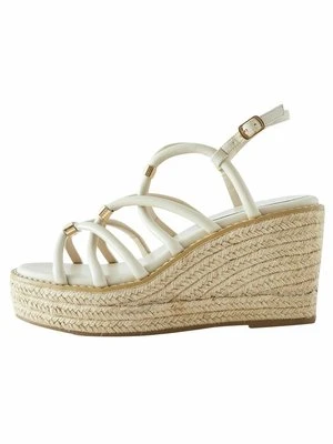 Sandały na koturnie Next