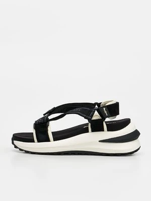 Sandały na koturnie Pepe Jeans czarny