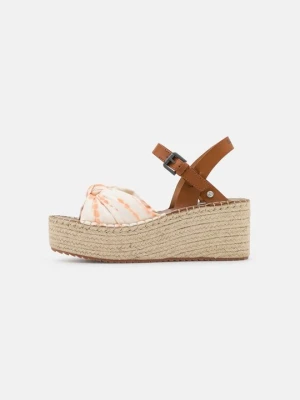 Sandały na koturnie Pepe Jeans morelowy