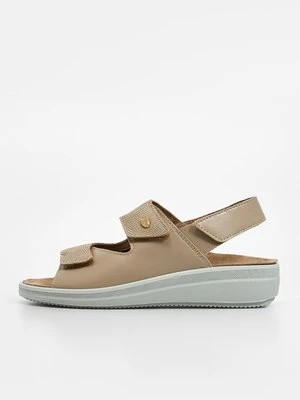 Sandały na koturnie Scholl