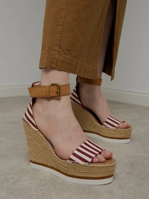 Sandały na koturnie See by Chloé