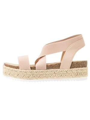 Sandały na koturnie Simply Be