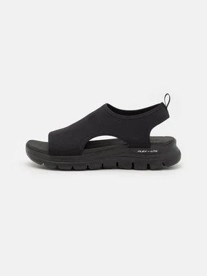 Sandały na koturnie Skechers