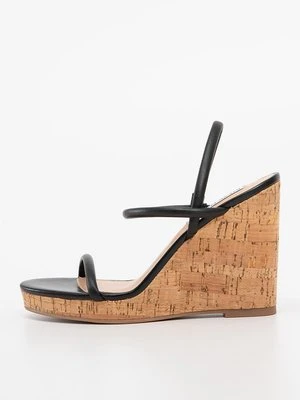 Sandały na koturnie Steve Madden czarny
