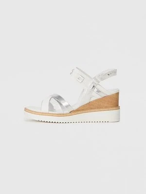 Sandały na koturnie tamaris