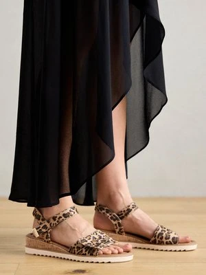 Sandały na koturnie tamaris