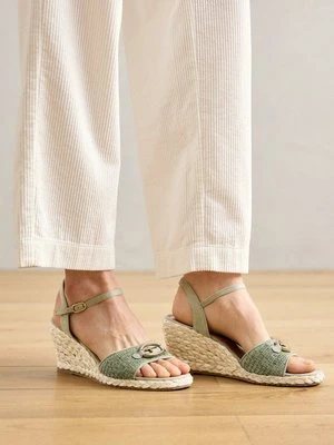 Sandały na koturnie tamaris