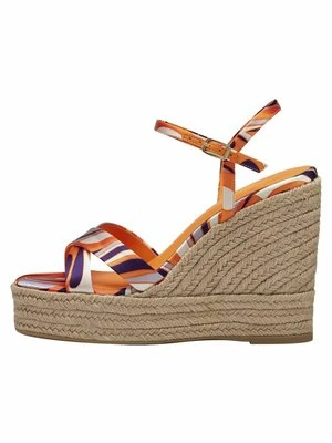 Sandały na koturnie tamaris