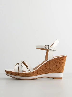 Sandały na koturnie tamaris