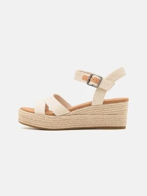 Sandały na koturnie TOMS