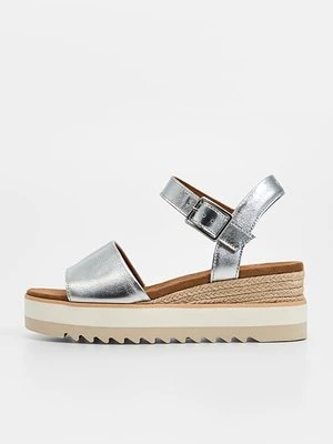 Sandały na koturnie TOMS