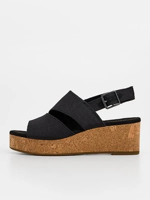 Sandały na koturnie TOMS