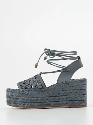 Sandały na koturnie Tory Burch jasnoniebieski