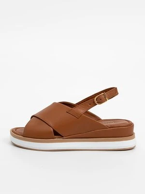 Sandały na koturnie Unisa