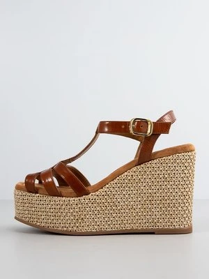 Sandały na koturnie Unisa