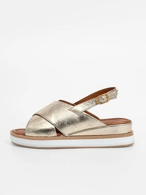 Sandały na koturnie Unisa