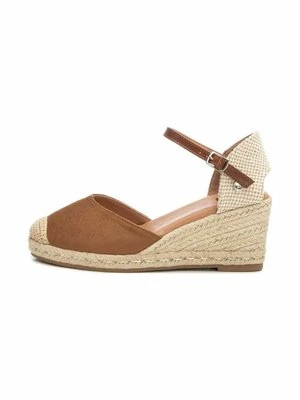 Sandały na koturnie XTI