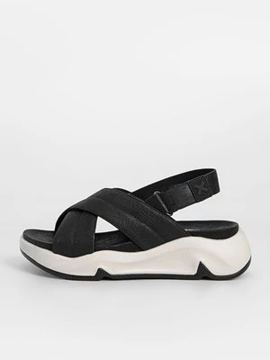 Sandały na koturnie XTI