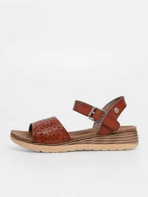 Sandały na koturnie XTI