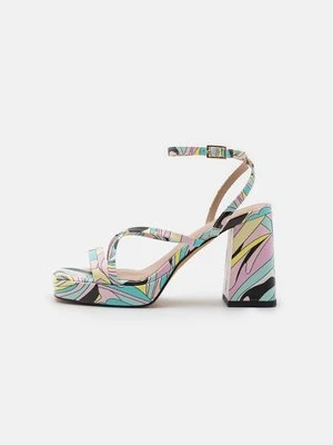 Sandały na obcasie ALDO