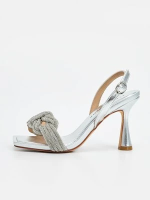 Sandały na obcasie Alma en Pena