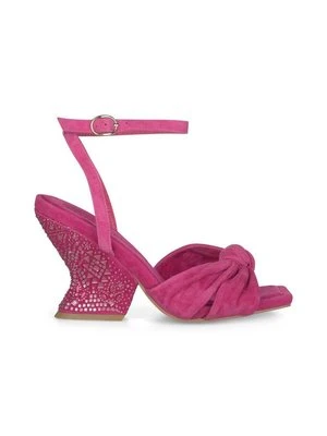 Sandały na obcasie Alma en Pena