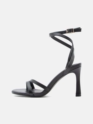 Sandały na obcasie Anna Field