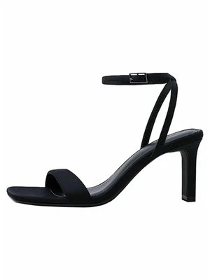 Sandały na obcasie Bershka