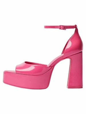 Sandały na obcasie Bershka