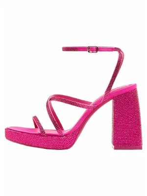 Sandały na obcasie Bershka