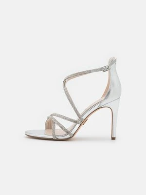 Sandały na obcasie Buffalo