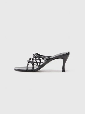 Sandały na obcasie BY FAR