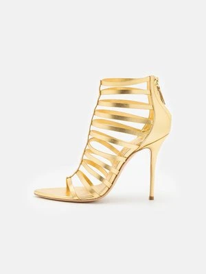 Sandały na obcasie Casadei