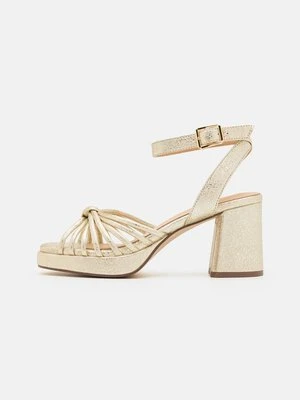 Sandały na obcasie Clarks