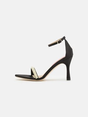 Sandały na obcasie Custommade