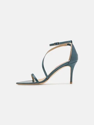 Sandały na obcasie Custommade