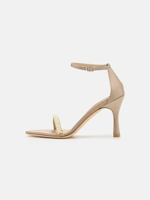 Sandały na obcasie Custommade