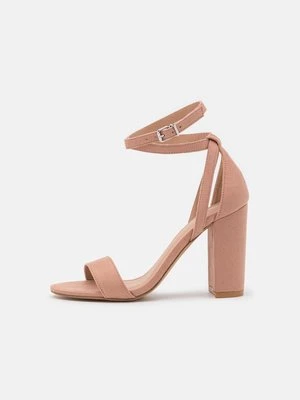 Sandały na obcasie Even&Odd