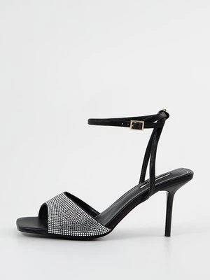 Sandały na obcasie Gaudi