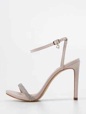 Sandały na obcasie Gaudi