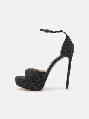 Sandały na obcasie GEDEBE