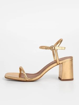 Sandały na obcasie Jonak